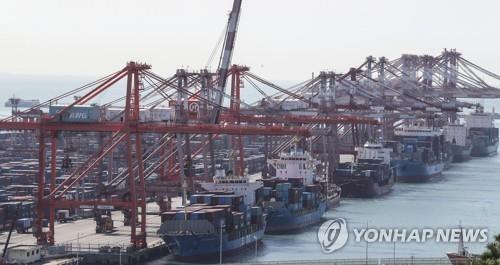 This photo taken Sept. 7, 2022, shows stacks of containers at a port in South Korea's southeastern city of Busan. (Yonhap)