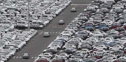 This file photo, taken Aug. 29, 2022, shows cars waiting to be shipped at Hyundai Motor Co.'s factory in the southeastern city of Ulsan. (Yonhap)