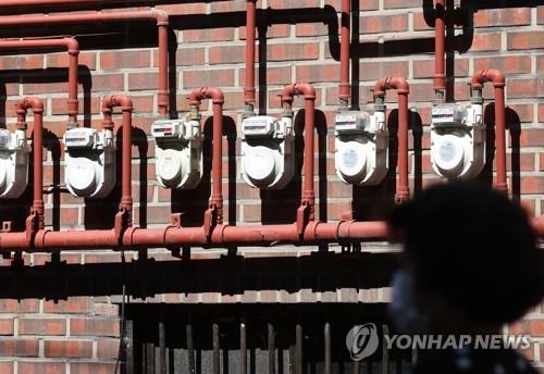 This undated file photo shows gas meters at an apartment building in Seoul.(Yonhap) 