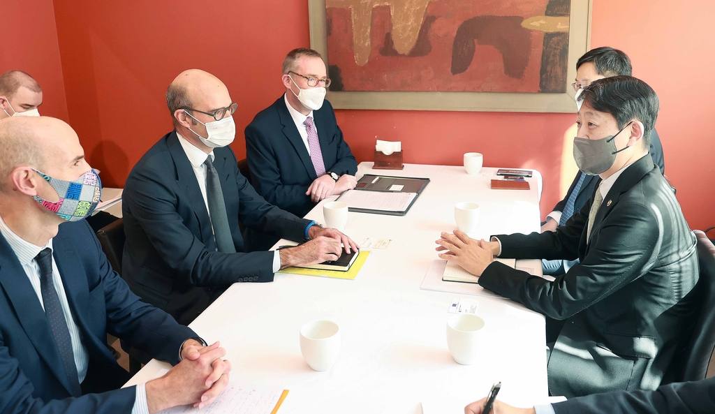 S. Korea discusses U.S. EV tax law with European nations | Yonhap News Agency S. Korea discusses U.S. EV tax law with European nations | Yonhap News Agency