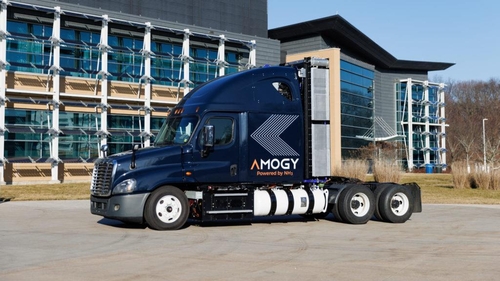 This photo, captured from Amogy's website on Jan. 18, 2023, shows the Freightliner Cascadia powered by Amogy's ammonia-based fuel cell system, during a recent test run conducted at Stony Brook University in New York. (PHOTO NOT FOR SALE) (Yonhap) 