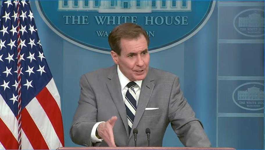 John Kirby, coordinador de comunicaciones estratégicas del Consejo de Seguridad Nacional, responde preguntas durante una conferencia de prensa en la Casa Blanca en Washington el 20 de abril de 2023. (Yonhap)