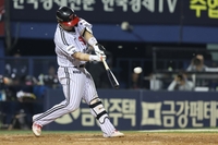 Twins prevail over Landers in battle for KBO supremacy