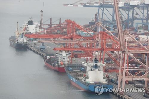 This file photo taken May 22, 2023, shows a port in the southeastern city of Busan. (Yonhap)