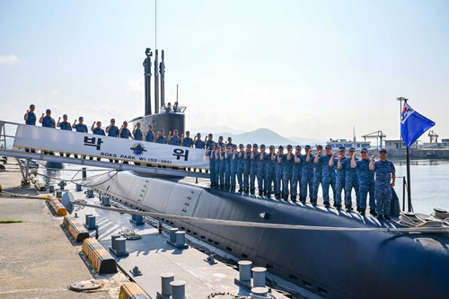 ROKS Park Wi submarine achieves 300,000 miles of mishap-free operation
