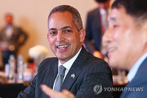 (LEAD) U.S. to ensure S. Korean chipmakers' smooth operation regarding China curbs: deputy secretary