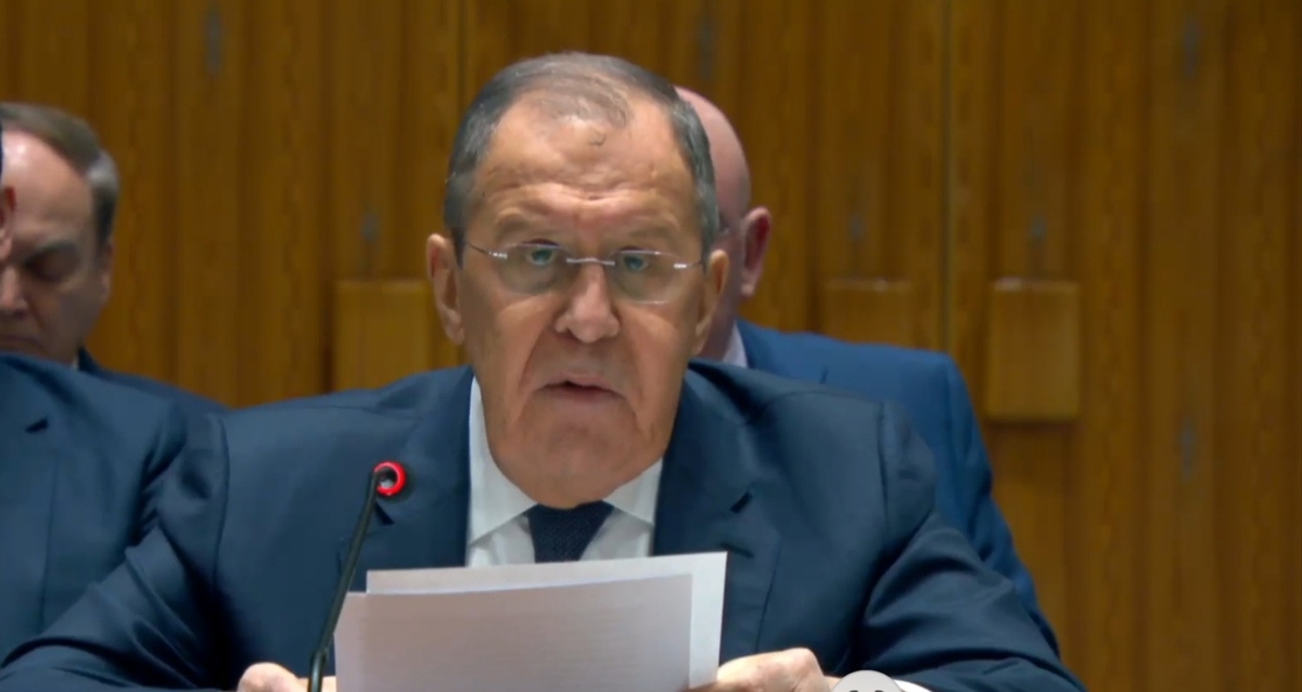 El ministro de Asuntos Exteriores ruso, Sergei Lavrov, habla durante una reunión del Consejo de Seguridad de la ONU en la sede de la ONU en Nueva York el 22 de enero de 2024 en esta fotografía capturada de una transmisión en vivo de la reunión desde la Web TV de la ONU.  (FOTO NO EN VENTA) (Yonhap)