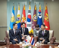 Defense chiefs of S. Korea, Thailand discuss arms industry cooperation