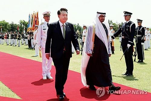 (3rd LD) S. Korea, UAE forge comprehensive economic partnership pact