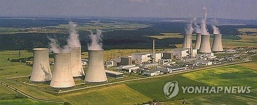 This undated file photo provided by Daewoo Engineering & Construction Co. shows the power plant in Dukovany, located around 200 kilometers south of Prague. (PHOTO NOT FOR SALE) (Yonhap)