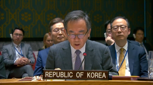 El ministro de Asuntos Exteriores de Corea del Sur, Cho Tae-yul, habla durante una reunión del Consejo de Seguridad de la ONU en la sede de la ONU en Nueva York el 25 de septiembre de 2024, en esta foto capturada por UN Web TV. (FOTO NO A LA VENTA) (Yonhap)