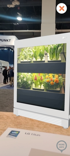 L'appareil de jardinage d'intérieur de LG appelé tiiun est affiché via l'application de réalité virtuelle de l'entreprise au Consumer Electronics Show (CES) à Las Vegas, le 5 janvier 2022.