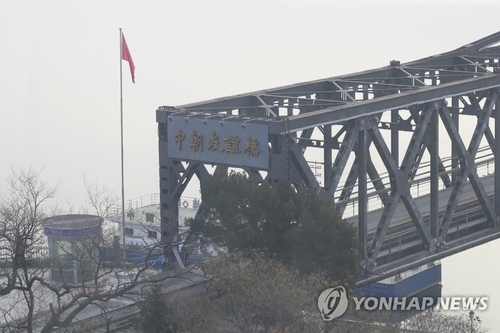 (LEAD) Le train nord-coréen à Dandong est reparti pour Sinuiju