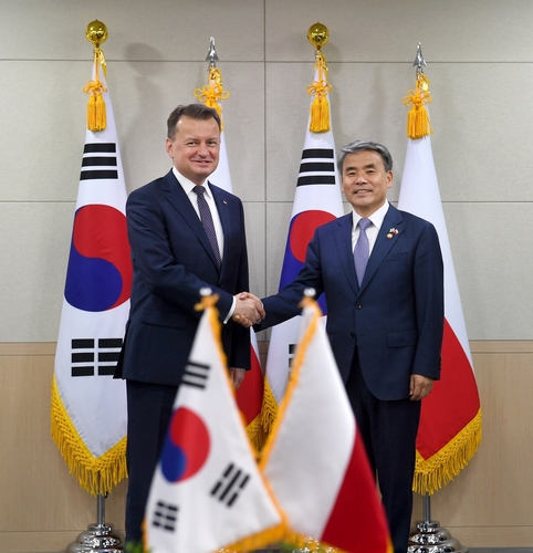 Les ministres de la Défense sud-coréen et polonais discutent de la coopération dans l'industrie de l'armement et de la sécurité régionale