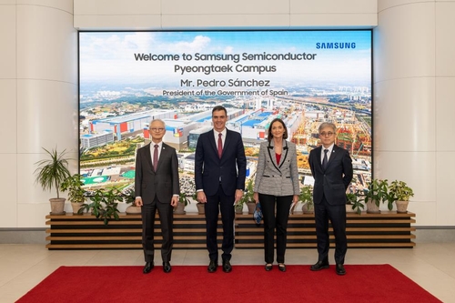 Le Premier ministre espagnol visite le complexe Samsung à Pyeongtaek