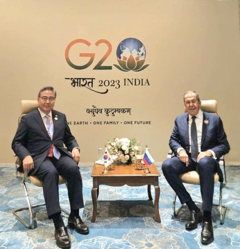 Le chef de la diplomatie discute de la Corée du Nord avec son homologue russe