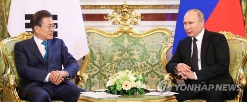 文大統領「朝鮮半島とユーラシアの共同繁栄で協力」　プーチン氏と会談