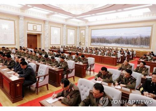 朝鮮労働党の中央軍事委の模様。北朝鮮メディアが２４日、報じた＝（労働新聞＝聯合ニュース）≪転載・転用禁止≫