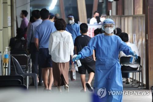 韓国の新規コロナ感染者　前週比２．１倍＝海外流入は２日連続３００人超