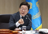 韓国経済の低迷深刻　「国家財政使う時」＝李大統領