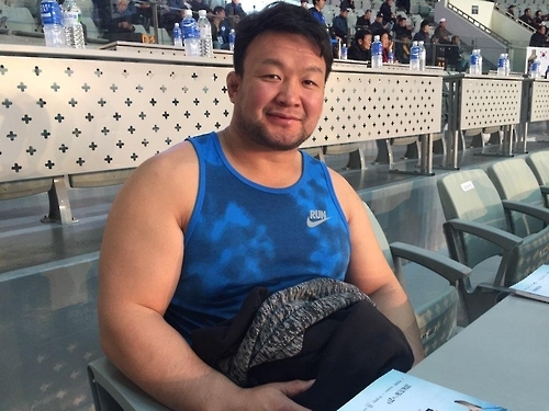 천하장사 씨름대회에 출전한 몽골의 올림픽 유도 금메달리스트 투브신바야르 나이단 2016. 11.21 [연합뉴스]