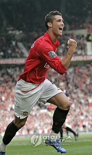 호날두 "맨유에서 등번호 7번 퍼거슨이 달아줘" | 연합뉴스