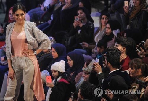 이란, '시아파 벨트' 이라크·시리아와 밀착…美제재 돌파구찾기