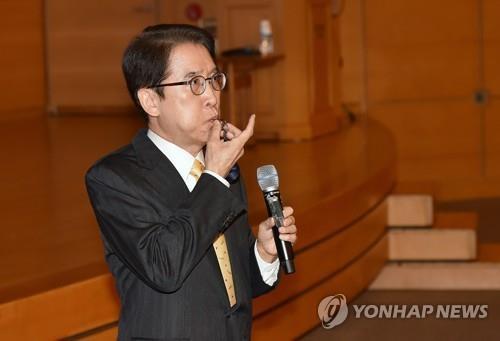 신창재, 교보 투자자들 중재신청 재고 요구…"협상 계속하자"(종합)