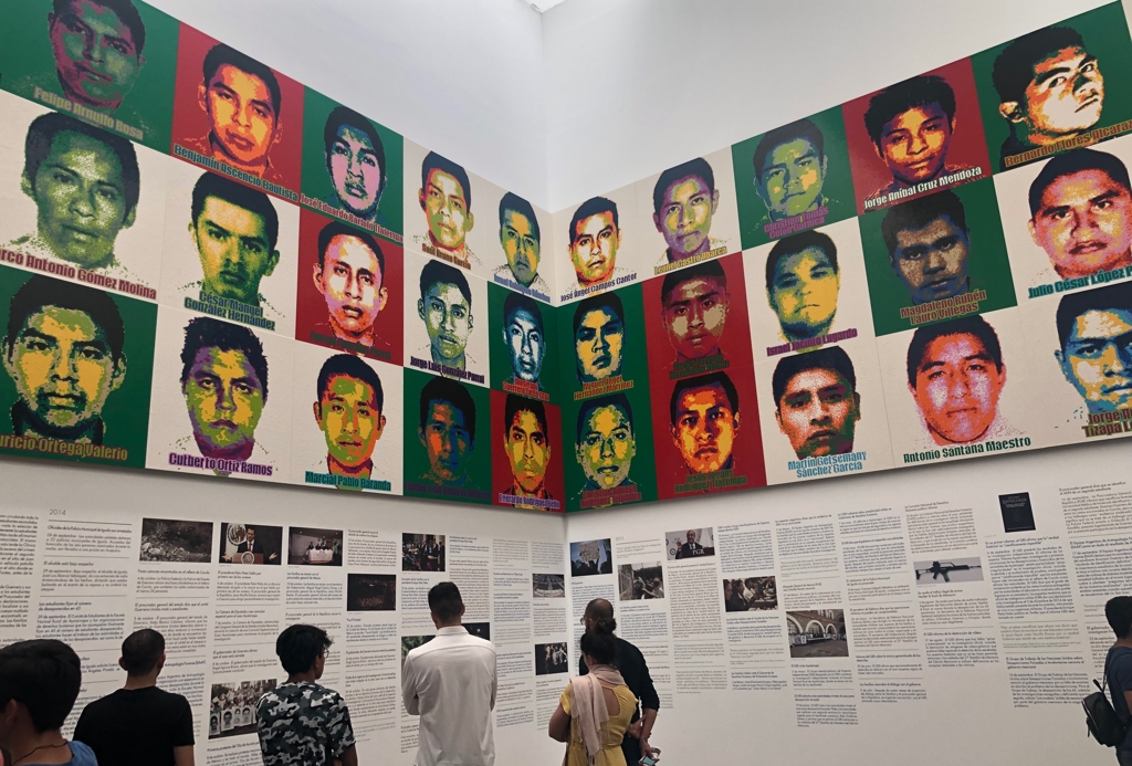 레고로 만든 멕시코 실종 교대생들의 얼굴