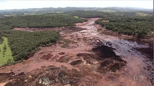 지난해 1월 25일 브라질 남동부 브루마지뉴 지역에서 일어난 광산 댐 붕괴사고 현장 [브라질 뉴스포털 G1] 