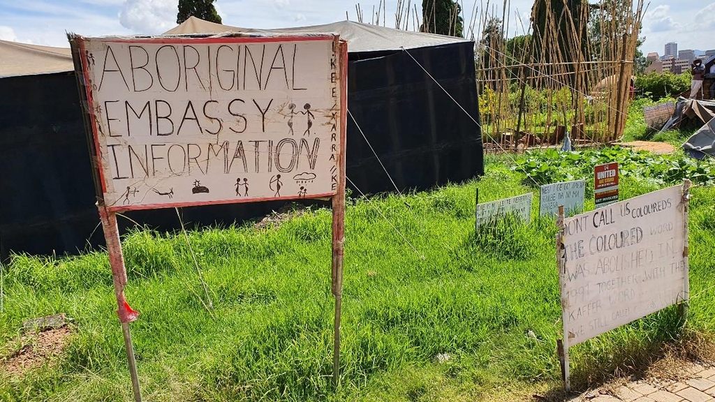 남아공 토착민 '부시맨'들이 2년째 천막농성 중인 현장 