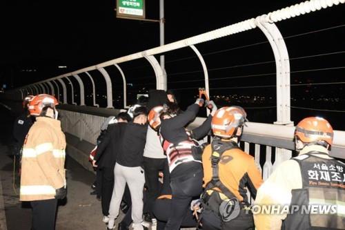 서울시, 한강 투신 막은 고교생 등 6명 표창