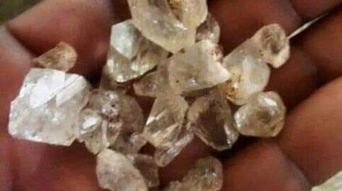 남아공에서 다이아몬드 러시를 부른 광물[콰줄루나탈 주정부 제공, 현지매체 IOL 게재. 재판매 및 DB 금지] 