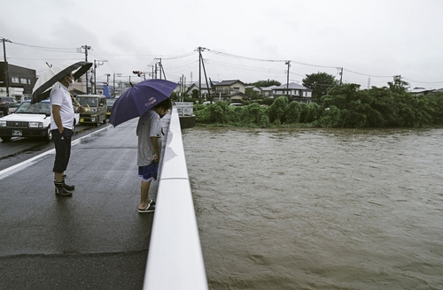 '기록적 폭우' 일본 시즈오카현서 산사태로 20명 실종(종합)