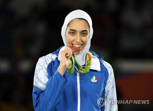 [올림픽] 이란 출신 난민팀 태권도 선수, 이란 대표와 맞대결