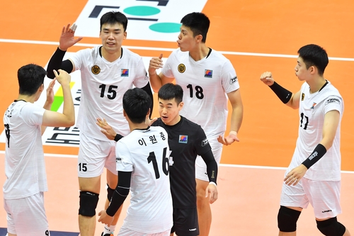 우리카드, 넉 달만의 리턴매치서 대한항공 3-2로 제압(종합)
