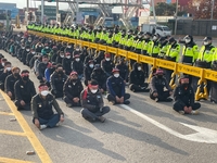 화물연대 서울경기지부, 평택항·의왕ICD 등에서 이틀째 총파업