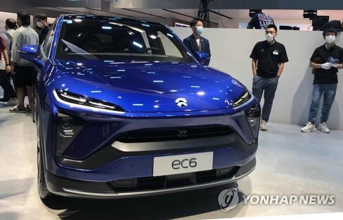 2020년 9월 베이징 모터쇼에서 중국 전기차 브랜드 니오(NIO)의 전기 SUV EC6가 전시돼 있다. [촬영 김윤구]