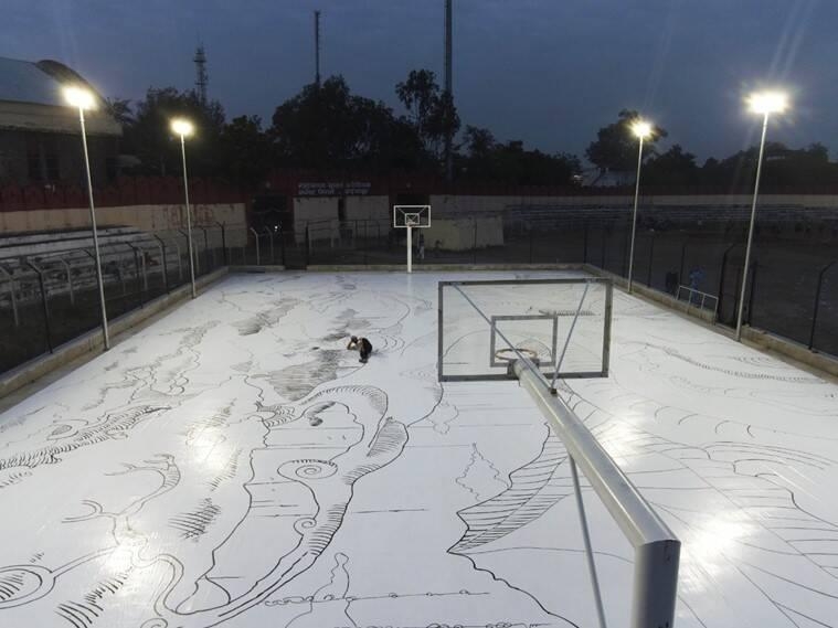 "농구장보다 큰 그림을 혼자"…인도 화가, 기네스 기록 