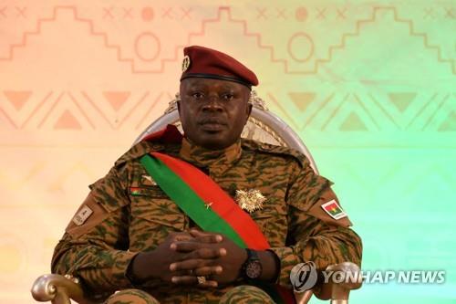 서아프리카 정상들, '군정 연장' 부르키나파소 방문 취소