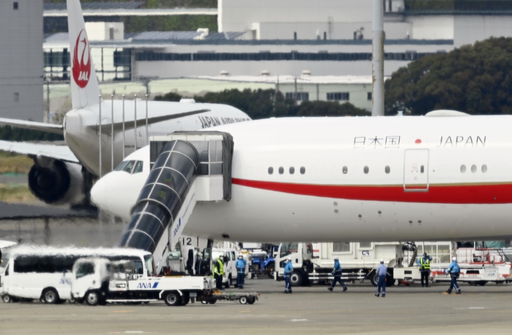 우크라 피란민 탑승 일본 정부 전용기 하네다 도착