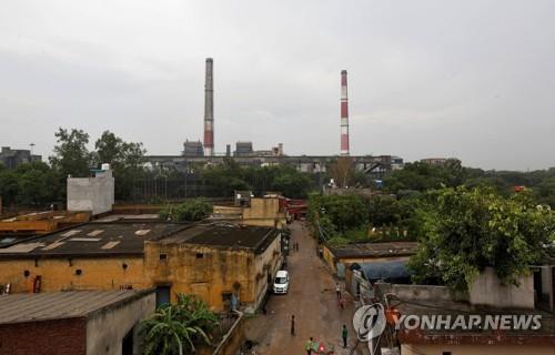 인도 뉴델리의 한 석탄화력발전소.