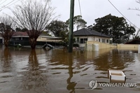 호주 겨울철 폭우에 피해 속출…8만5천명 홍수 영향권