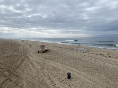 기름 유출 사고로 폐쇄된 미국 캘리포니아주 헌팅턴비치 해변