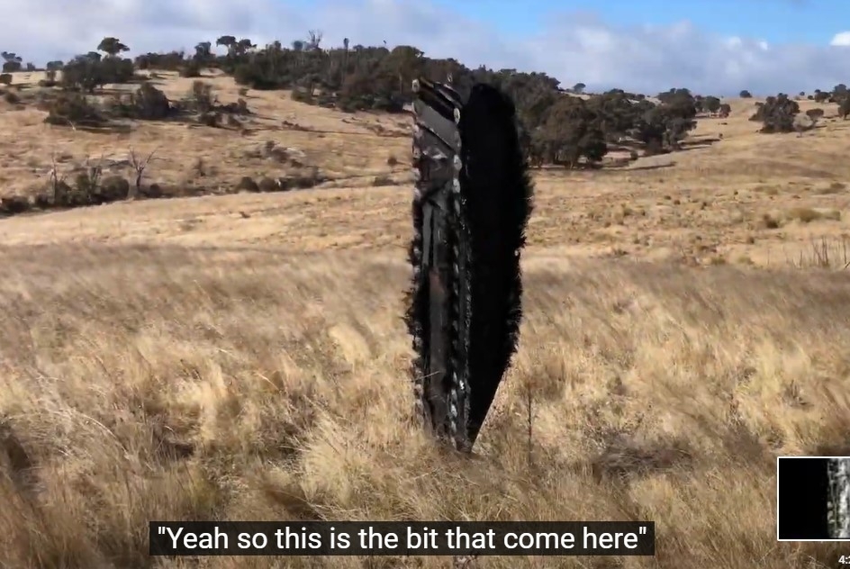 호주 남부 농장에 떨어진 스페이스X 발사체 잔해