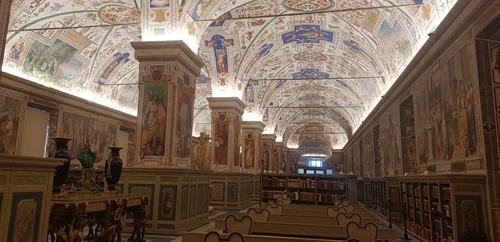 바티칸 도서관 내부 모습 