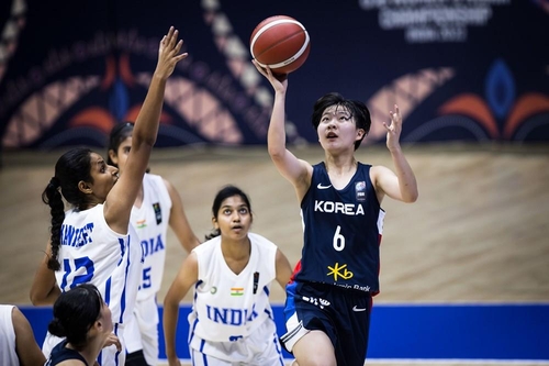 한국 여자농구, U-18 아시아선수권서 홈팀 인도 꺾고 2연승