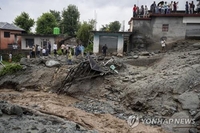 인도·네팔서도 홍수 피해…산사태 등으로 48명 사망