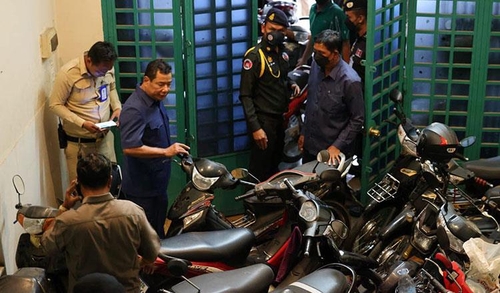 캄보디아 전당포는 장물 보관소?…당국, 오토바이 1천여대 압수