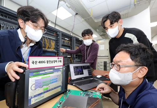 LGU+ "양자내성암호 기술 적용한 대용량 광전송장비 연내 도입"